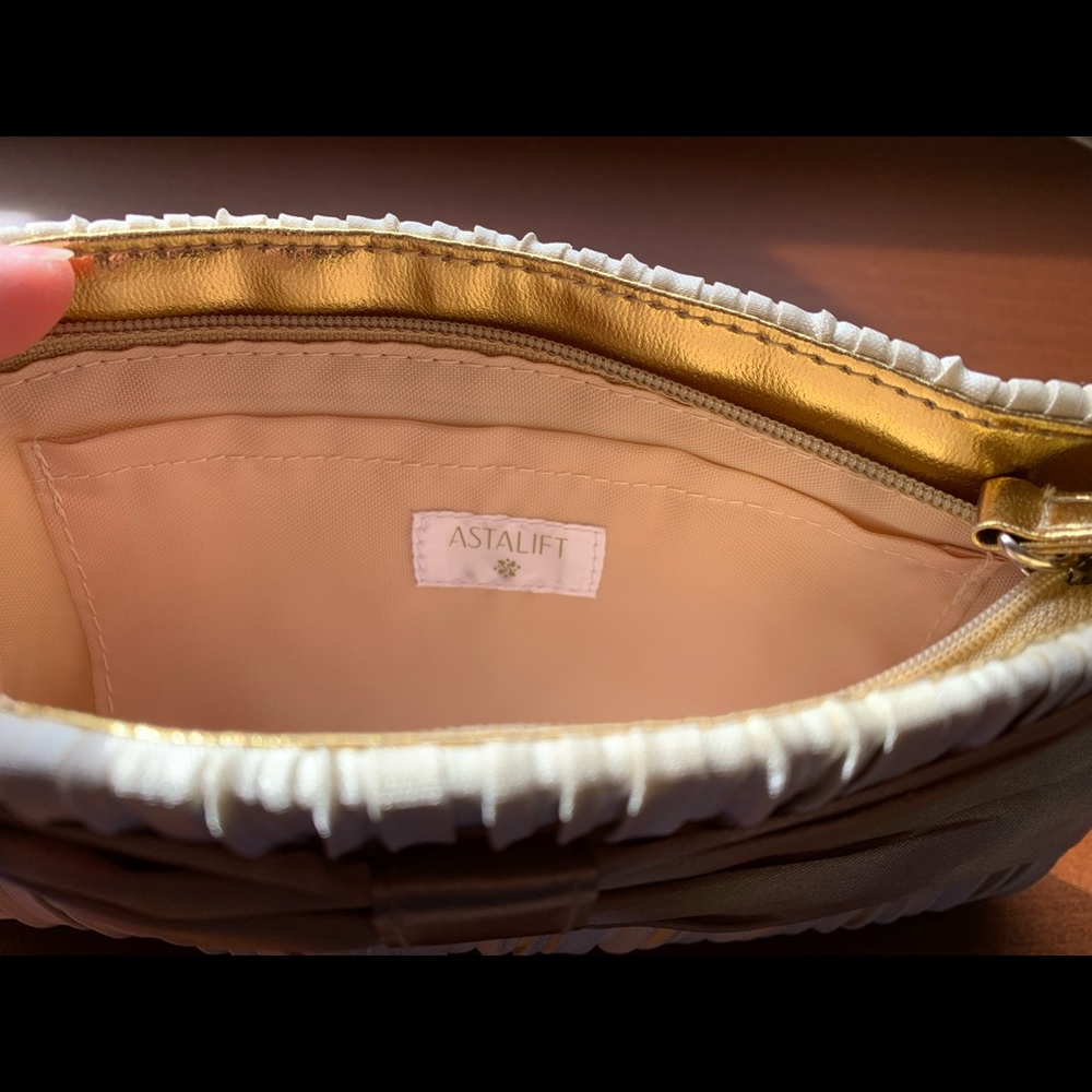 ASTALIFT bow tie details purse - Picture 6 of 8
